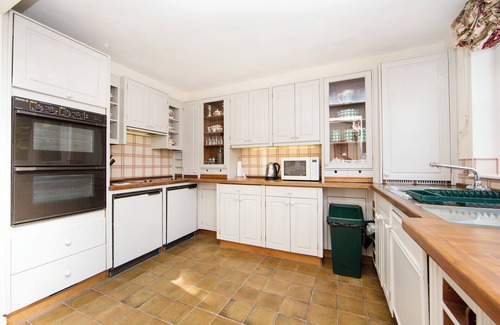 Parsons Green and Walham Apartment | BRITANNIA ROAD, FULHAM - traditional 3 bed, 3 bath period flat with roof terrace