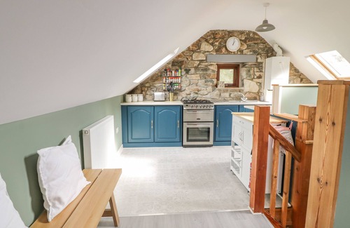Dolgellau Cottage | BRITHGWM CANOL, pet friendly, character holiday cottage in Dolgellau