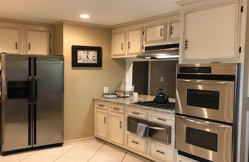 Columbia House | Britton Farms Guest House with gated entry and in-ground pool & MANY NEW UPDATES