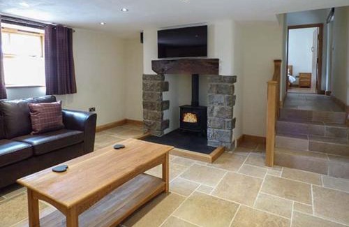 Cwmtirmynach House | Briws