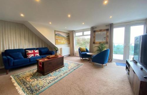 Paignton Villa | Brixham View House -Spectacular views over the bay and close to beach with parking