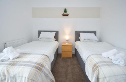 Crewe House | Broad House - By Sigma Stays