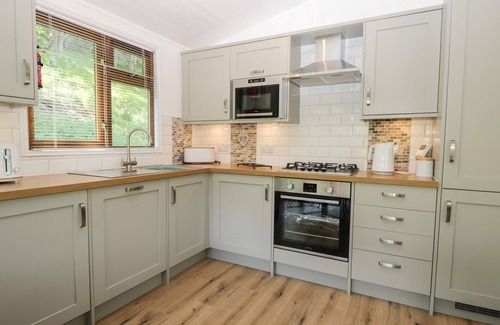 Troutbeck Cottage | BROAD OAK LODGE, family friendly, with hot tub in Windermere