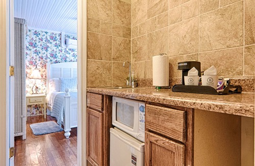 Chimney Rock Bed & Breakfast | Broad River Inn
