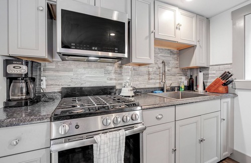 Bethel Apartment | Broad Street 2 | Chickadee Apartment
