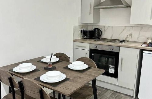 Wolverhampton Apartment | Broad Street, Wolverhampton - 2 Bedroom Apartment