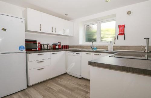 Shalford House | Broadford Barn - Barn conversion in picturesque village