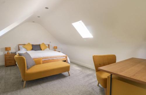 Shalford House | Broadford Barn - Barn conversion in picturesque village