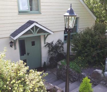 Pembroke House | Broadhaven Cottage, Freshwater East, Pembs