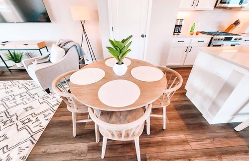 Skyway House | Broadmoor Mtn Retreat Pet Friendly Townhousenn