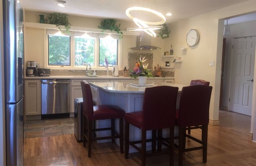 Broadmoor House | Broadmoor-Pool Mountain Theater Rm 4 Bedroom 3 Bath STR-25-0550