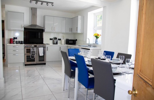 Hele House | Broadpark Villa