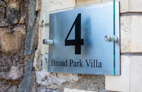 Hele House | Broadpark Villa