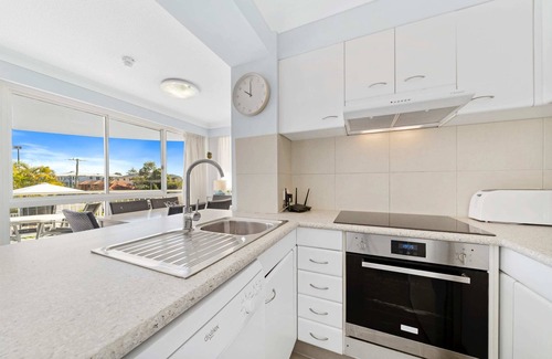 Biggera Waters Apartment | Broadwater Apartment w/ Rooftop Pool/Spa/GamesRoom
