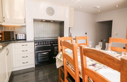 Millers Dale Cottage | Broadway Barn