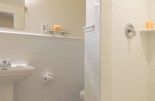 Point Pleasant Beach Hotel | Broadway Court Motel
