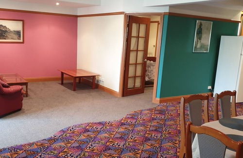 Eleebana Apartment | Broel Lodge