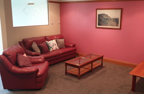 Eleebana Apartment | Broel Lodge