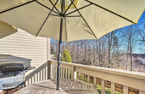 Bromley Mountain House | Bromley Mtn Townhome: Walk to Ski Shuttle!