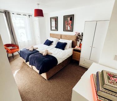 Bromley Common and Keston Apartment | Bromley Stylish Modern Escape 2 Bed Apartment