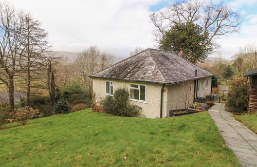 Arthog Cottage | BRON ABER, pet friendly, with open fire in Arthog