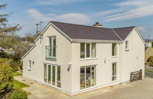Edern House | Bron Gors