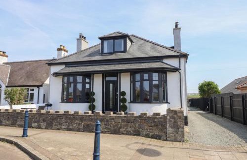 Cemaes Bay House | Bronallt