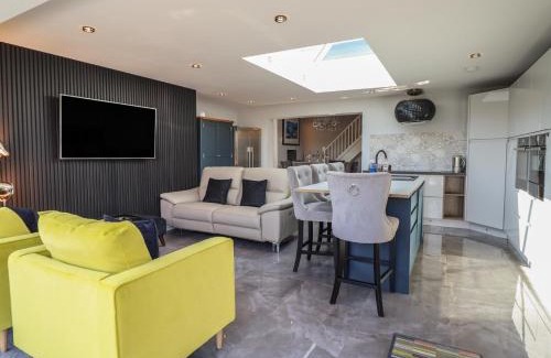 Cemaes Bay House | Bronallt