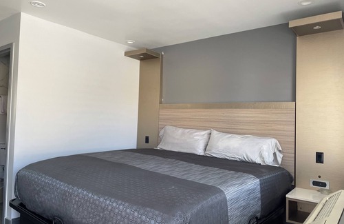 Central Alameda Hotel | Bronco Motel South Central