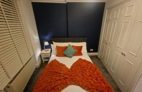 Queen's Park Apartment | Brondesbury Arms