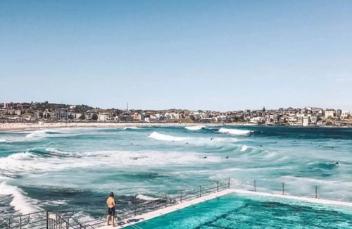 Bronte House | Bronte Garden Oasis ~ Hot Tub & Rooftop Garden