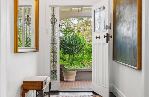 Bronte House | Bronte Paradise ~ Minutes to the beach