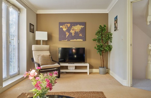 Cheltenham House | Brookbank Close