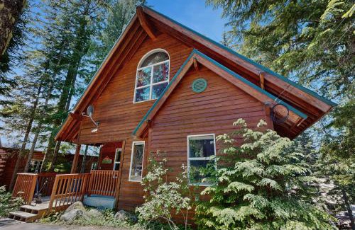 Government Camp House | Brooke and Dan's Retreat -3 bedroom home plus a 2 bedroom apartment