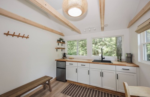 Lincoln Cabin | BrookHaus - Modern Cabin Stay at Harvard Brook