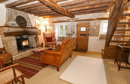 Rendcomb Cottage | BROOKLANDS, romantic, character holiday cottage in Chedworth