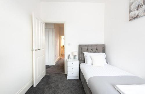 Murton Apartment | Brooklyn Flat- Upstairs Flat