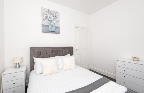 Murton Apartment | Brooklyn Flat- Upstairs Flat