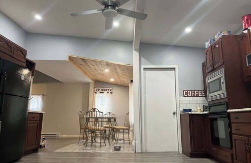 Hadley House | Brooks bay Summary: R