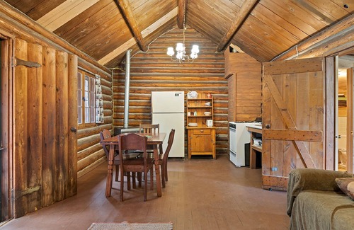 Cheyenne Crossing Cabin | Brookside Cabin On Spearfish Creek