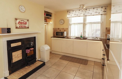 Braithwaite Cottage | BROOKSIDE COTTAGE, family friendly, with open fire in Braithwaite