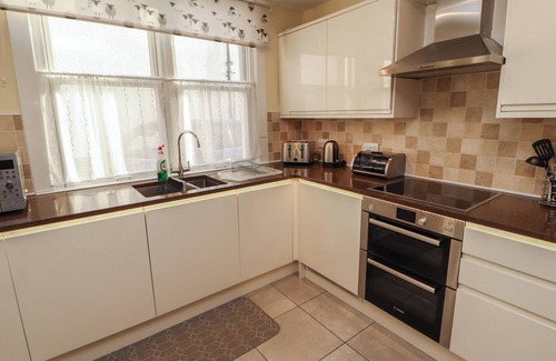 Braithwaite Cottage | BROOKSIDE COTTAGE, family friendly, with open fire in Braithwaite