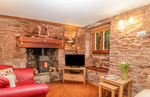 Monmouth Cottage | BROOKSIDE COTTAGE, pet friendly, with open fire in Monmouth