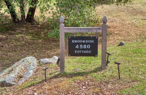 Mariposa House | Brookside Cottage