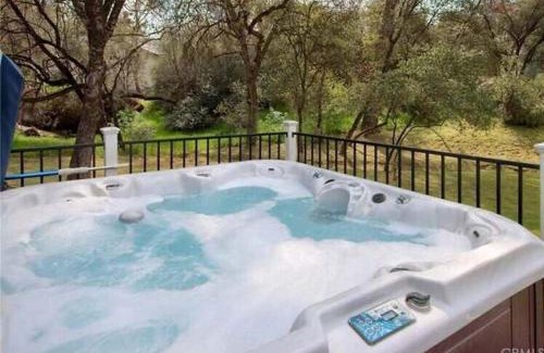 Mariposa House | Brookside Cottage