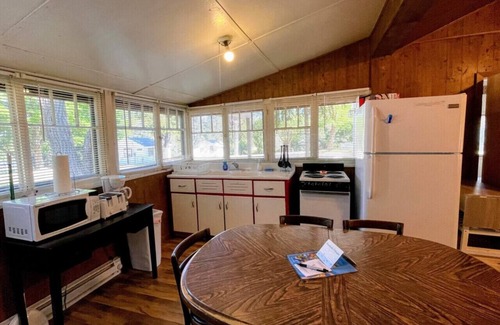 Grawn House | Brookside Cottages and Resort Retreat Cottage