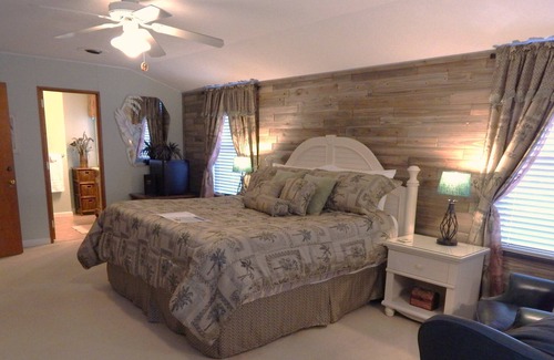 Waynesville Bed & Breakfast | Brookside Mountain Mist Inn B&B