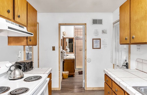 Yosemite West Cabin | Brookside Cottage Within Yosemite's Splendor