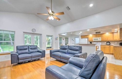 Brooksville House | Brooksville Home w/Lanai ~ 15 Min to Downtown!
