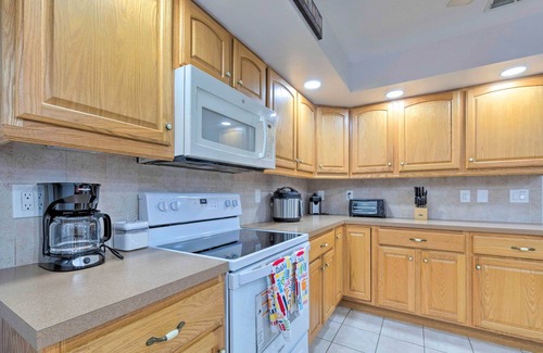 Brooksville House | Brooksville Home w/Lanai ~ 15 Min to Downtown!